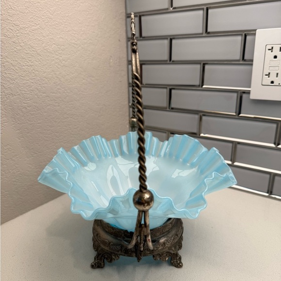 Vintage Bride's Basket Blue Fenton Ruffled Edges Bowl with Metal Holder - Picture 4 of 17